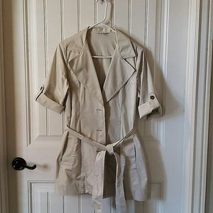 Cabi beige lightweight jacket